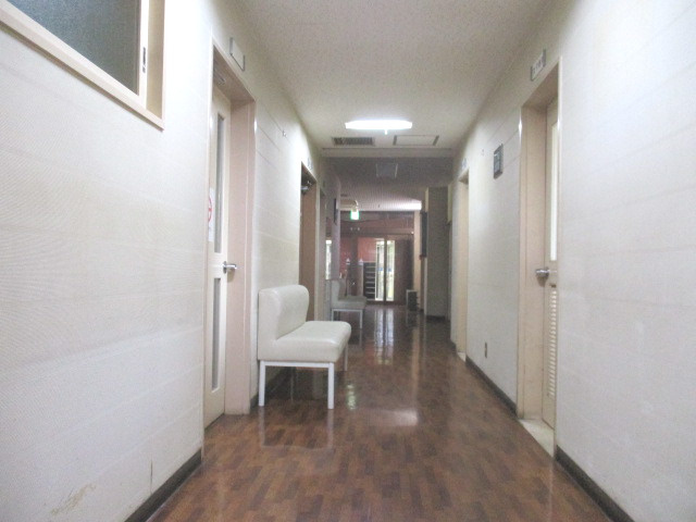 二タ子貸店舗（1階、2階）のロビー