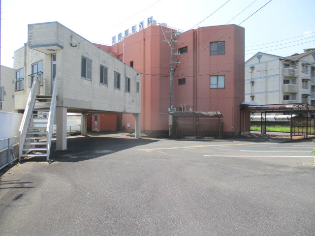 二タ子貸店舗（1階、2階）の駐車場