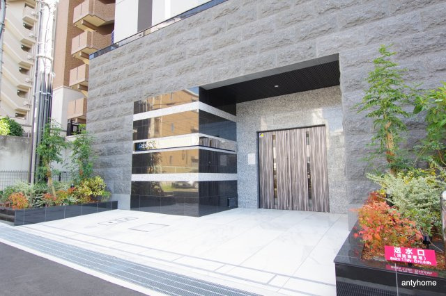 La Douceur江坂Ⅱ　仲介手数料無料のエントランス