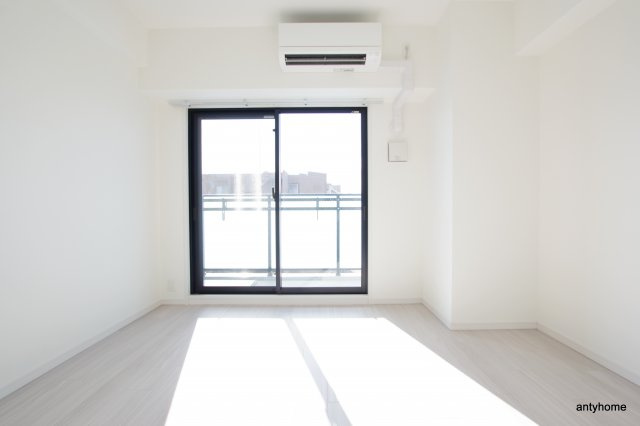 La Douceur江坂Ⅱ　仲介手数料無料の居間・リビング