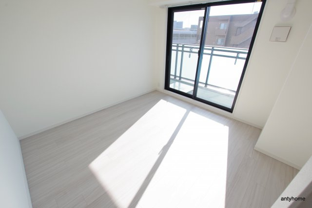 La Douceur江坂Ⅱ　仲介手数料無料の居間・リビング