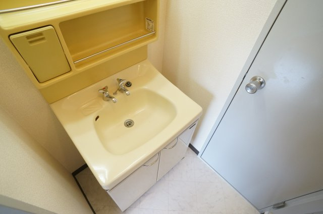ガーデンハイツ山本の洗面所|参考、同建物・同間取りの号室