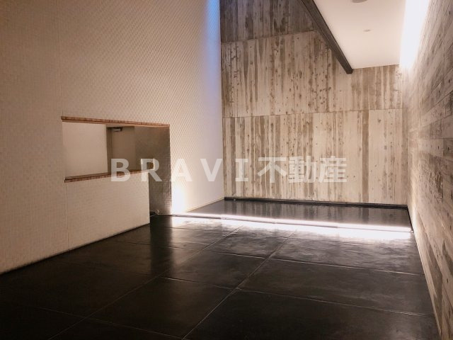 アーデンタワー南堀江　BRAVI不動産のロビー|【アーデンタワー南堀江】建物の内部です