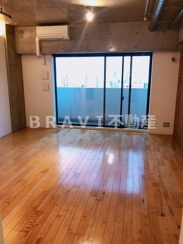 アーデンタワー南堀江　BRAVI不動産の居間・リビング|【アーデンタワー南堀江】ゆったり過ごせる居間です