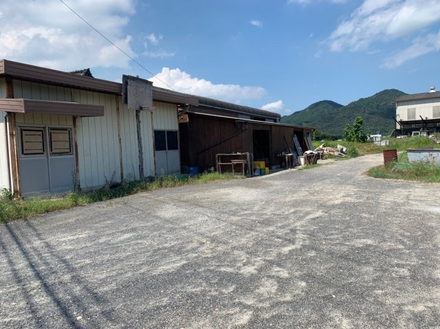 西条市旦之上工場【1,300】371.05坪　89.7坪