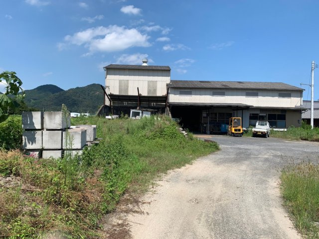 西条市旦之上工場【1,300】371.05坪　89.7坪