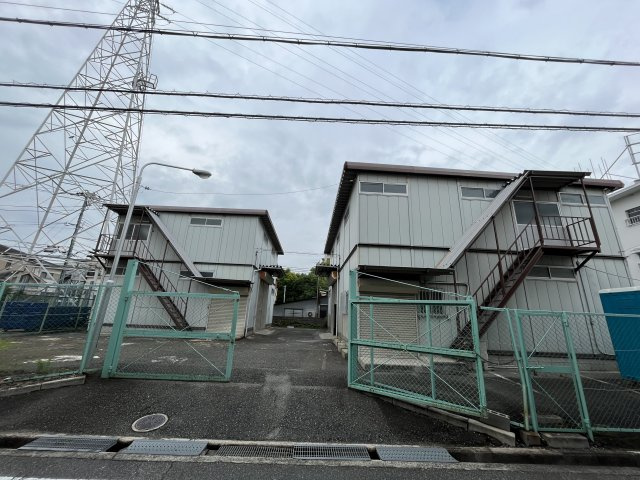 小中島貸倉庫の外観