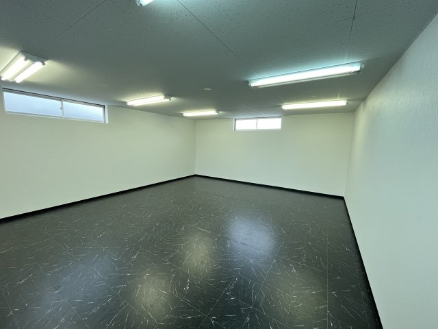 小中島貸倉庫