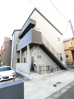 【外観】 | グリーンベル久末Ⅰ | 東急田園都市線「溝の口」駅・南武線「武蔵中原」駅などにアクセス可能な最寄りバス停より徒歩1分！築浅の2階建てアパートです♪