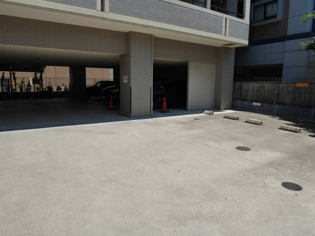 【駐車場】 | 兼信ビル | 兼信ビルの駐車場