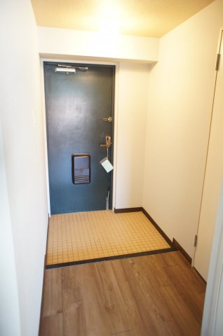プレステージ西明石の玄関