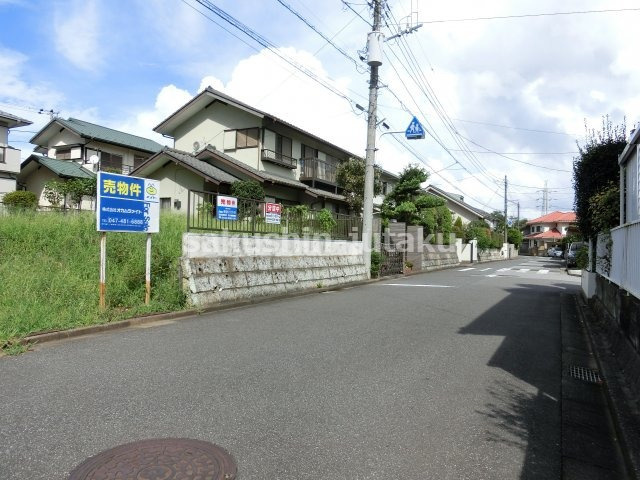 村上　売地　建築条件なし　約６７．５坪　整形地　南道路の外観|村上　売地　南道路の６５．７坪　建築条件なし　旧興和不動産分譲地内　閑静な住宅街　区画整理地内