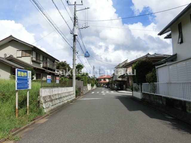 村上　売地　建築条件なし　約６７．５坪　整形地　南道路の前面道路含む現地写真