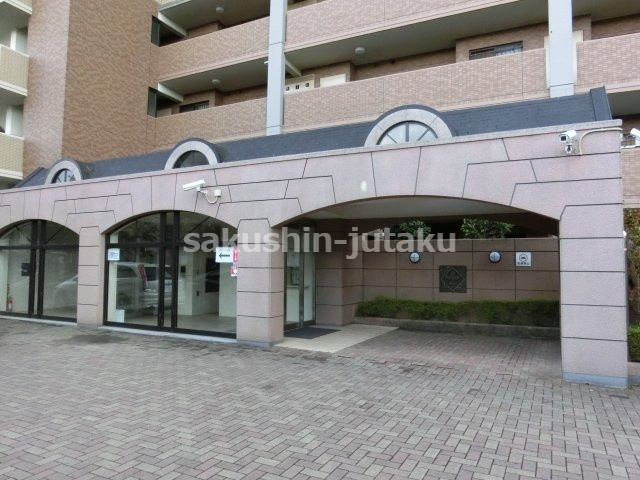 アルファグランデ八千代緑が丘　２階部分のエントランス