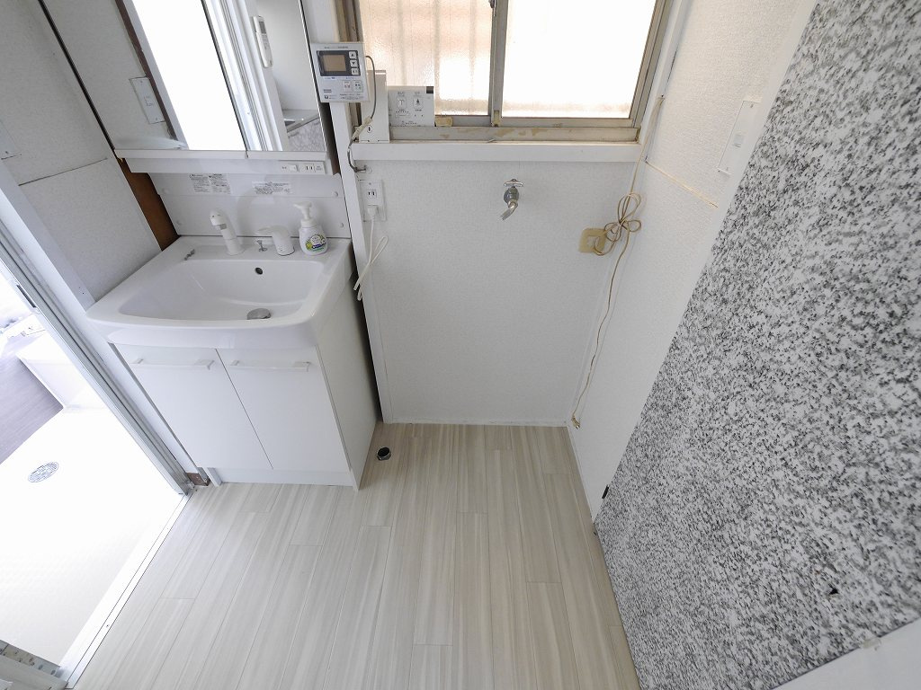 高丸３丁目戸建の洗面所