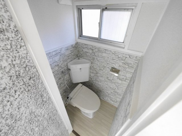 高丸３丁目戸建のトイレ