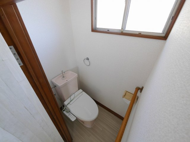 高丸３丁目戸建のトイレ
