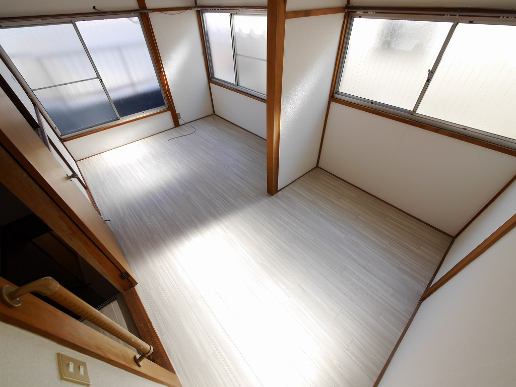 高丸３丁目戸建の洋室