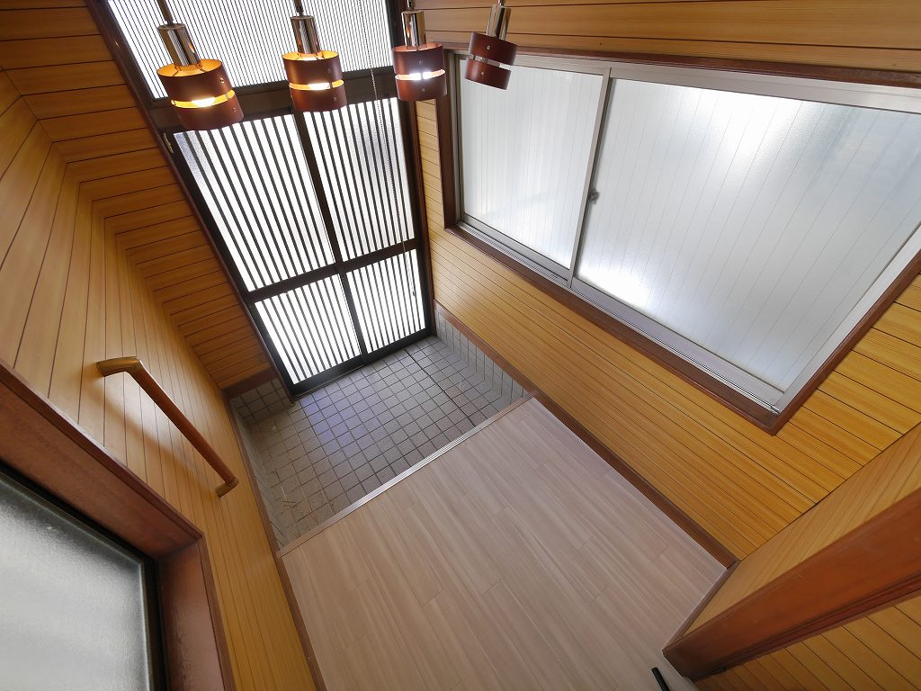 高丸３丁目戸建の玄関