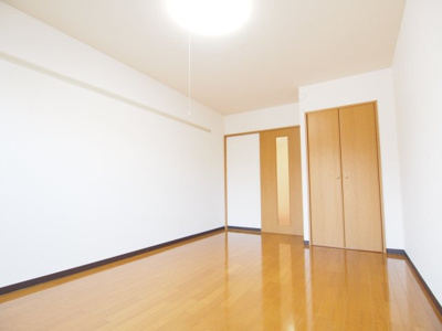 【居間・リビング】 | 新町ソレーユⅡ | 参考写真　同物件の他のお部屋の写真です
