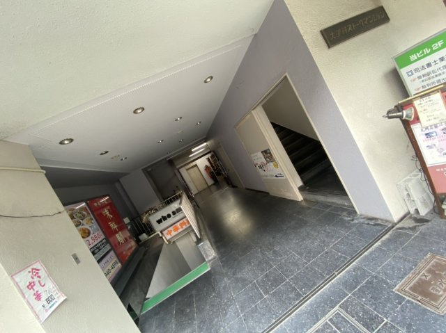 大手前ストークマンションのエントランス