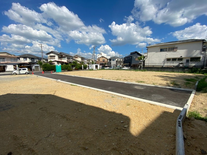 グラッド・タウン太秦中町の前面道路含む現地写真|■近くには家族もお子様も楽しめる寝屋川公園があります♪♪
