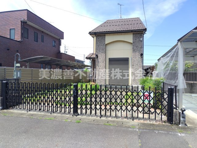 ５３８２６　岐阜市長良中古戸建ての外観