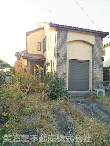 ５３８２６　岐阜市長良中古戸建ての外観