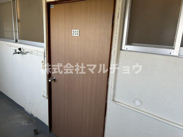 浜田マンションのセキュリティ|収納もある玄関です