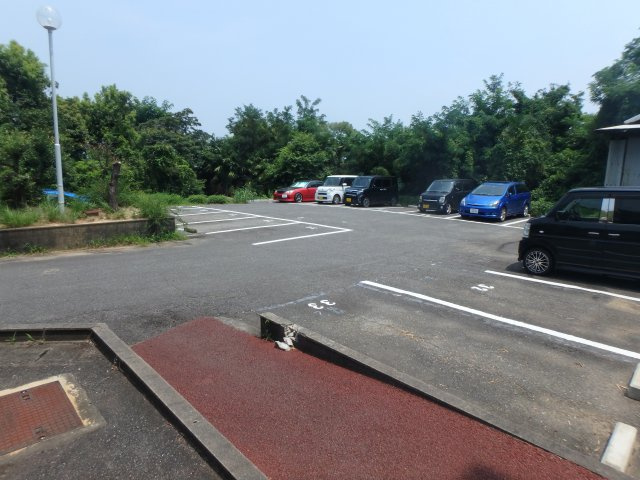 サンヒルズ高山の駐車場