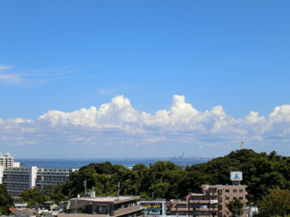 【展望】 | 玄関前から海を望む良好な眺望が魅力です♪