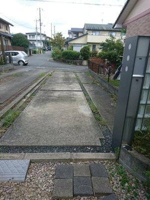 【前面道路含む現地写真】 | 岩倉長谷町　平成１６年築