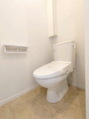 【トイレ】 | AQUE16 | 温水洗浄便座です
