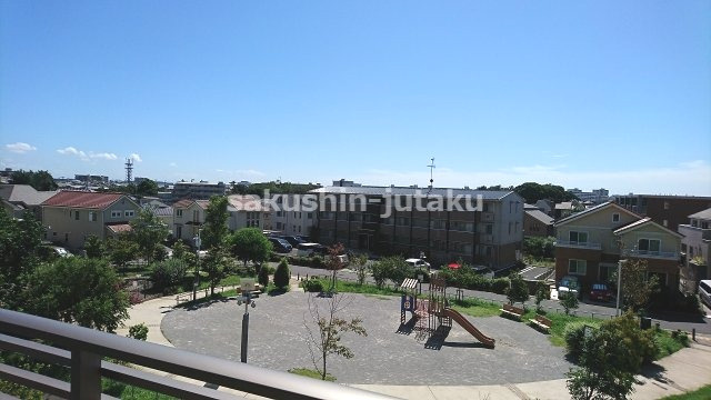 ザ・パークハウス津田沼奏の杜テラス　３階部分の展望|建物の前面は公園です。眺望自慢