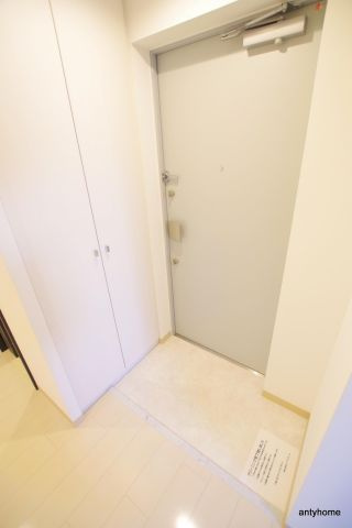 ビガーポリス14３松ヶ枝町　仲介手数料無料の玄関