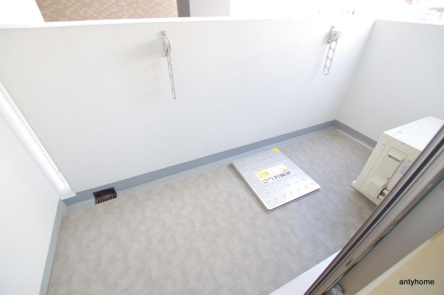 ビガーポリス14３松ヶ枝町　仲介手数料無料のバルコニー