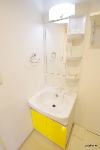 ビガーポリス14３松ヶ枝町　仲介手数料無料の洗面所