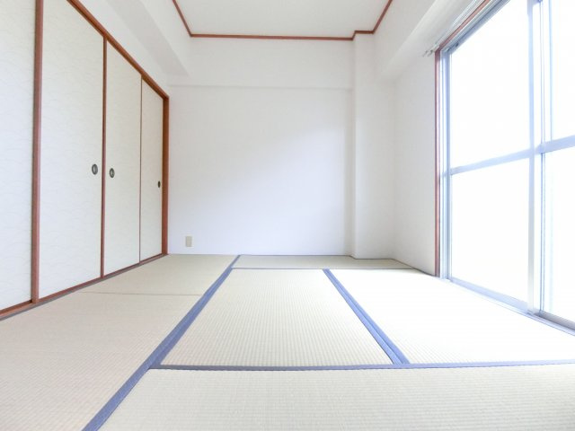 コンフォート津々山の和室