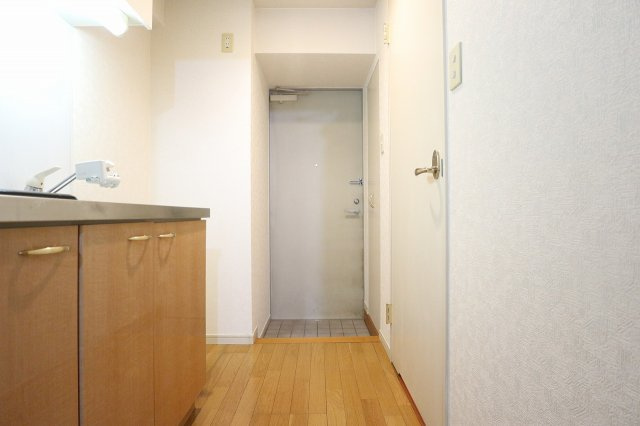 サヴォイエイペックス　5階の玄関|別号室のものです。現状優先になります。
