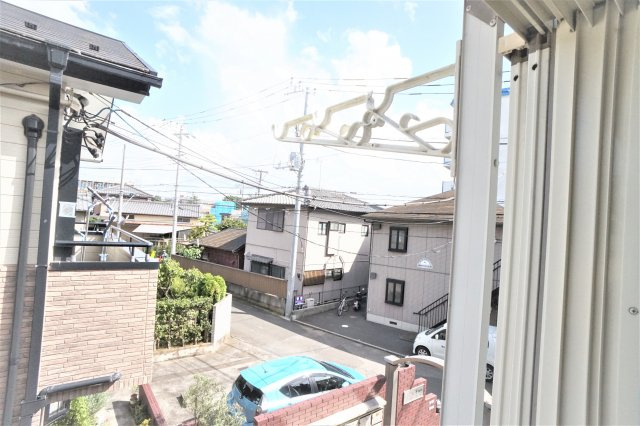 習志野市谷津１丁目のアパートのバルコニー|洗濯物も良く乾きますね