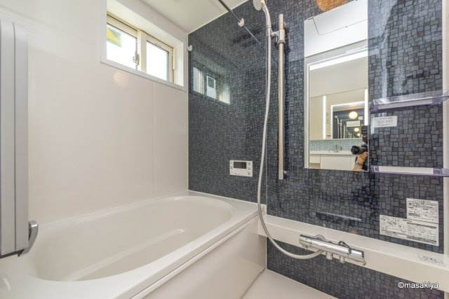 ライトグリーン鶴賀の浴室