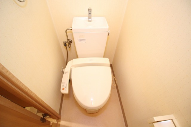 マリベール・フォンテのトイレ|落ち着いたトイレです
※間取り反転の場合あり、内装が若干異なる場合がございます