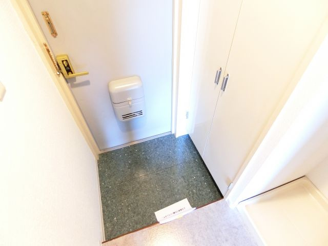 クレアール西川の玄関