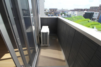 【バルコニー】 | メルヴェイユ泉