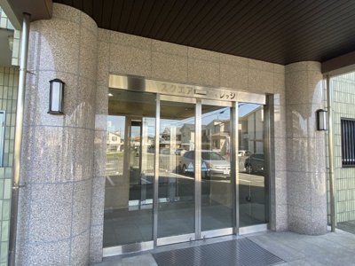 【エントランス】 | スクエアヴィレッジ