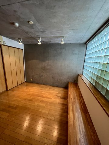 ル・シェルブルーの居間・リビング|明るい室内