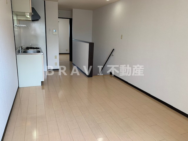 フジパレス谷町A棟　BRAVI不動産の居間・リビング|【フジパレス谷町A棟】こちらの居間で趣味の時間をお楽しみください