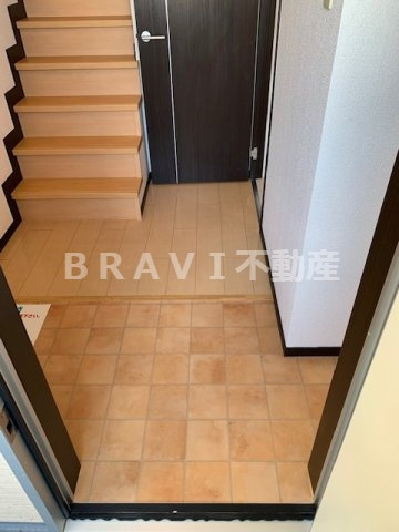 フジパレス谷町A棟　BRAVI不動産の玄関|【フジパレス谷町A棟】毎日通る玄関はこちらです