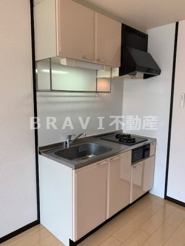フジパレス谷町A棟　BRAVI不動産のキッチン|【フジパレス谷町A棟】コンパクトなキッチンで掃除もラクラク
