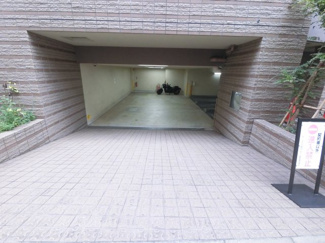 【駐車場】 | 駐車場入口
